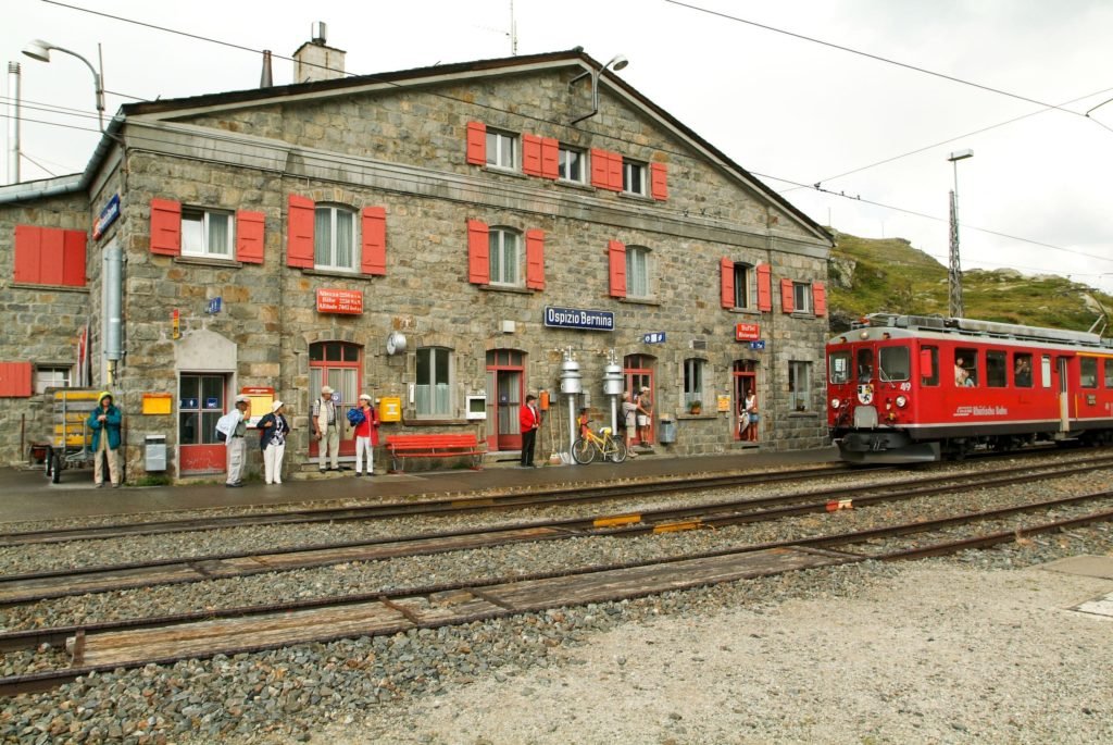 Parada Ospizio Bernina – Trem Bernina Express 