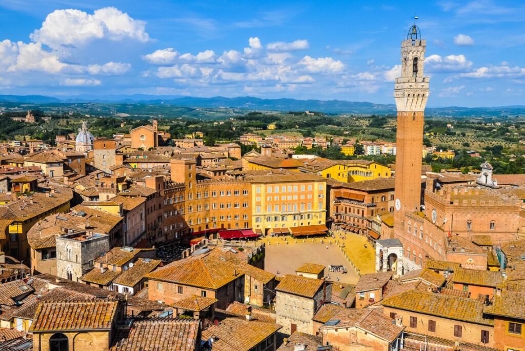 Cidade da Toscana, Siena, vista aérea.